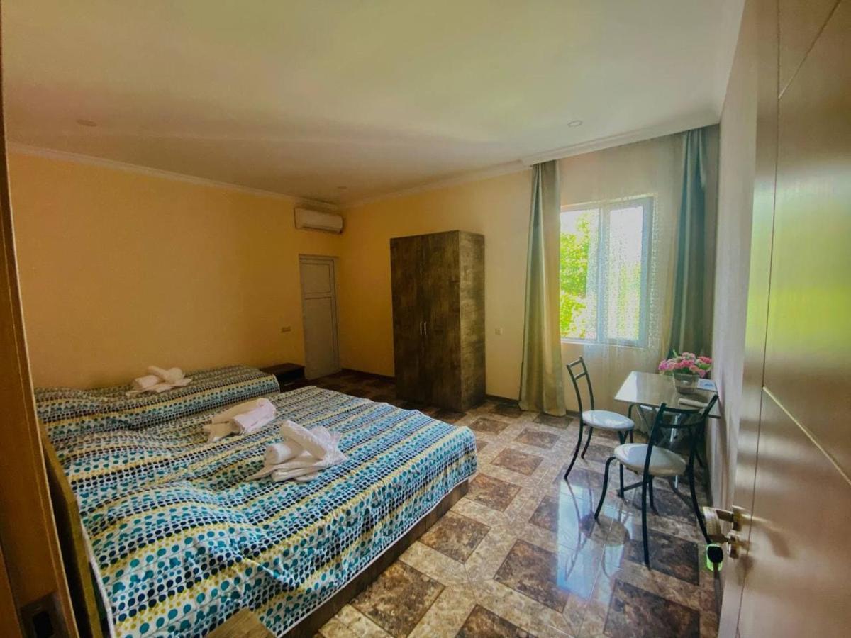 Naziti House Hotel บาทูมิ ภายนอก รูปภาพ